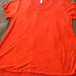 XL LuLaRoe Classic T